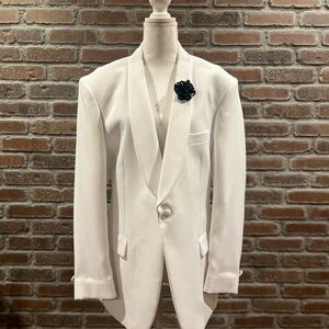 Men’s Elegant White Dinner Jacket with Black Boutonnière.